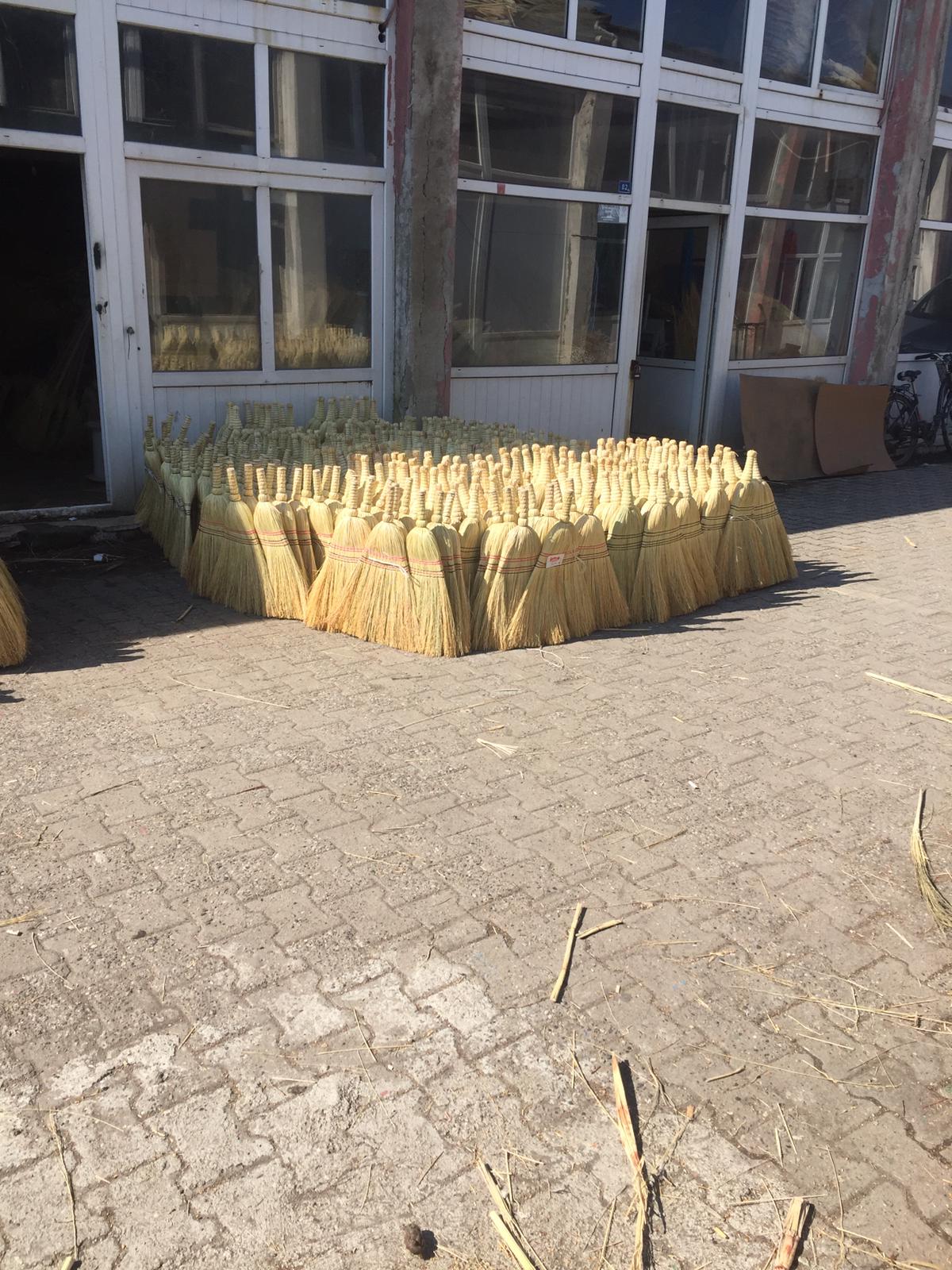 1. Sınıf Süpürge Otu ile Üretilmiş  Süpürgelerimiz - Genel