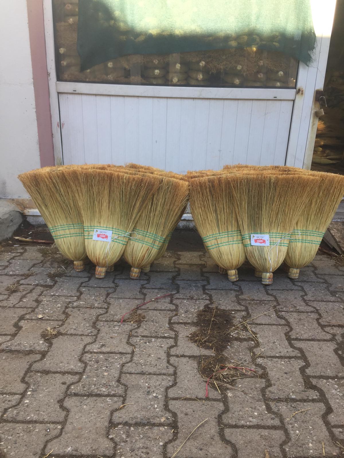1. Sınıf Süpürge Otu ile Üretilmiş  Süpürgelerimiz - Genel
