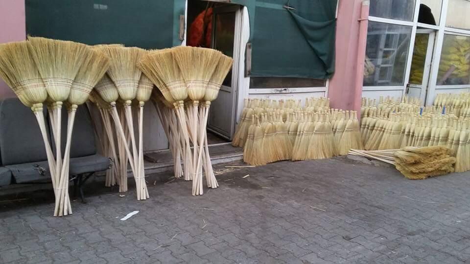 Sopalı Dükkan Süpürgeler